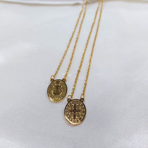 Escapulários Em Aço Dourado