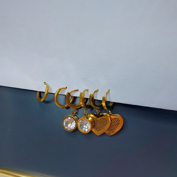 trio de brincos coração, ponto de luz e argola inox