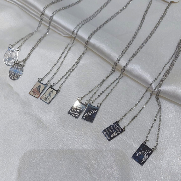 Kit Proteção e Fé — Escapulário + 3 Pulseiras