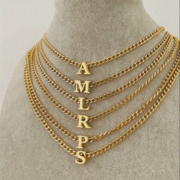 Colar com inicial Personalizado
