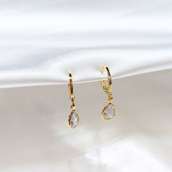 Brinco Mini Argola Gota Zircônia