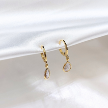 Brinco Mini Argola Gota Zircônia