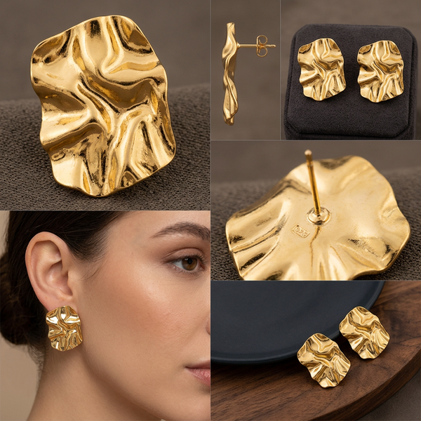 Brinco Chapa Martelada Dourado Aço Inoxidável em estojo vermelho.