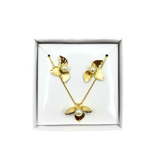 Conjunto Pérola Floral Brinco + Colar