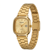 Relógio quadrado dourado com pulseira de aço inoxidável.