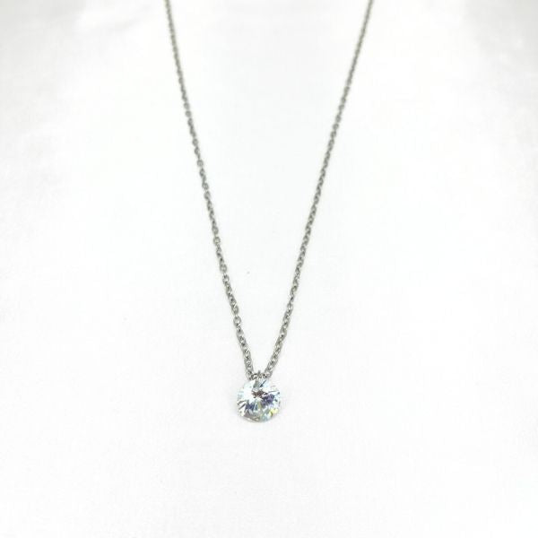 Colar com ponto de luz diamante