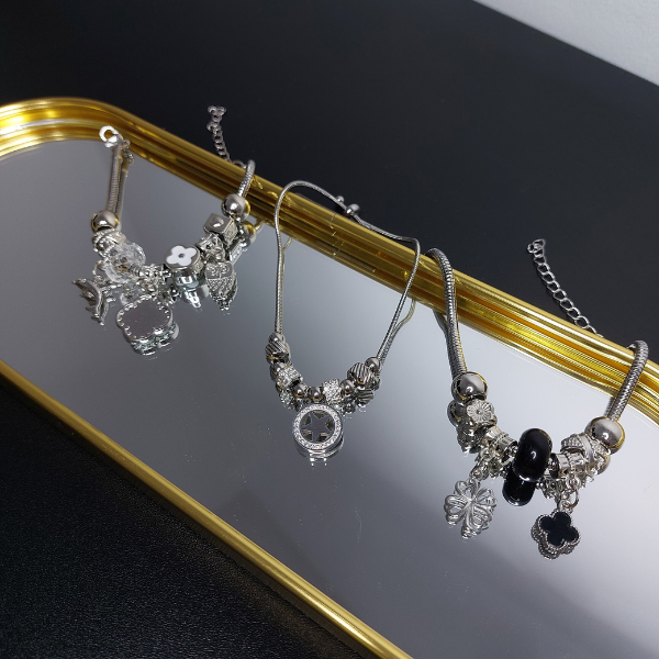 Pulseira com Berloques Aço Inox