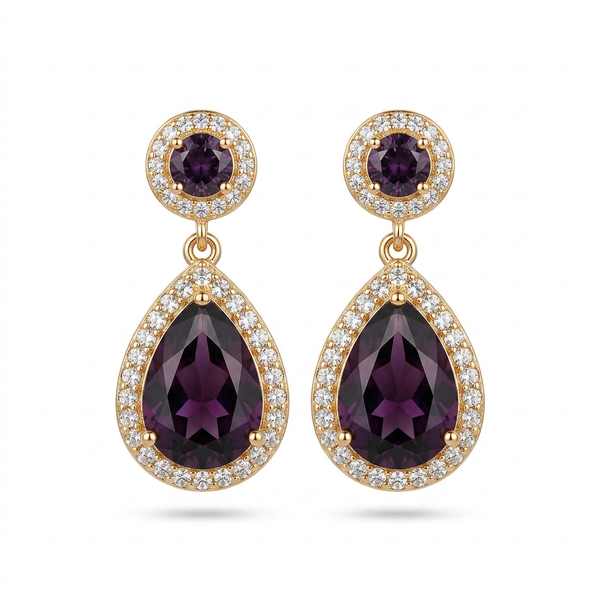 Brinco gota violeta dourado com cristais em fundo espelhado.
