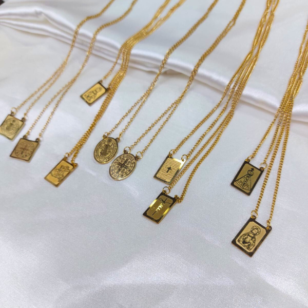 Escapulários Em Aço Dourado