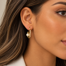 Brinco Argola Folheado a Ouro com Pérola e Zircônias