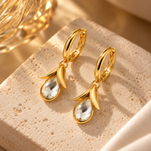 Argola com Pingente Gota e Detalhes Orgânicos Dourada Folheada