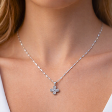 Colar com Pingente Flor Cravejada Prata - Aço Inoxidável