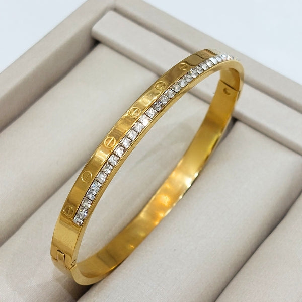 Bracelete Clássico Dourado cravejado - aço inox