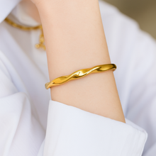 Bracelete Trançado Dourado – Semijoia