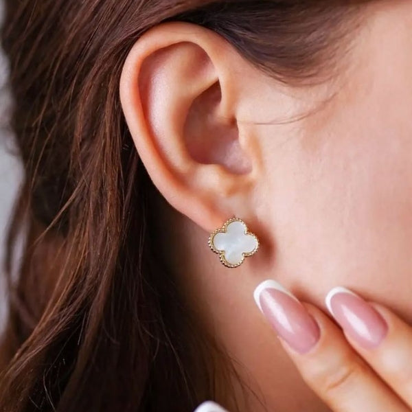 Brinco trevo Inox Branco - Dourado