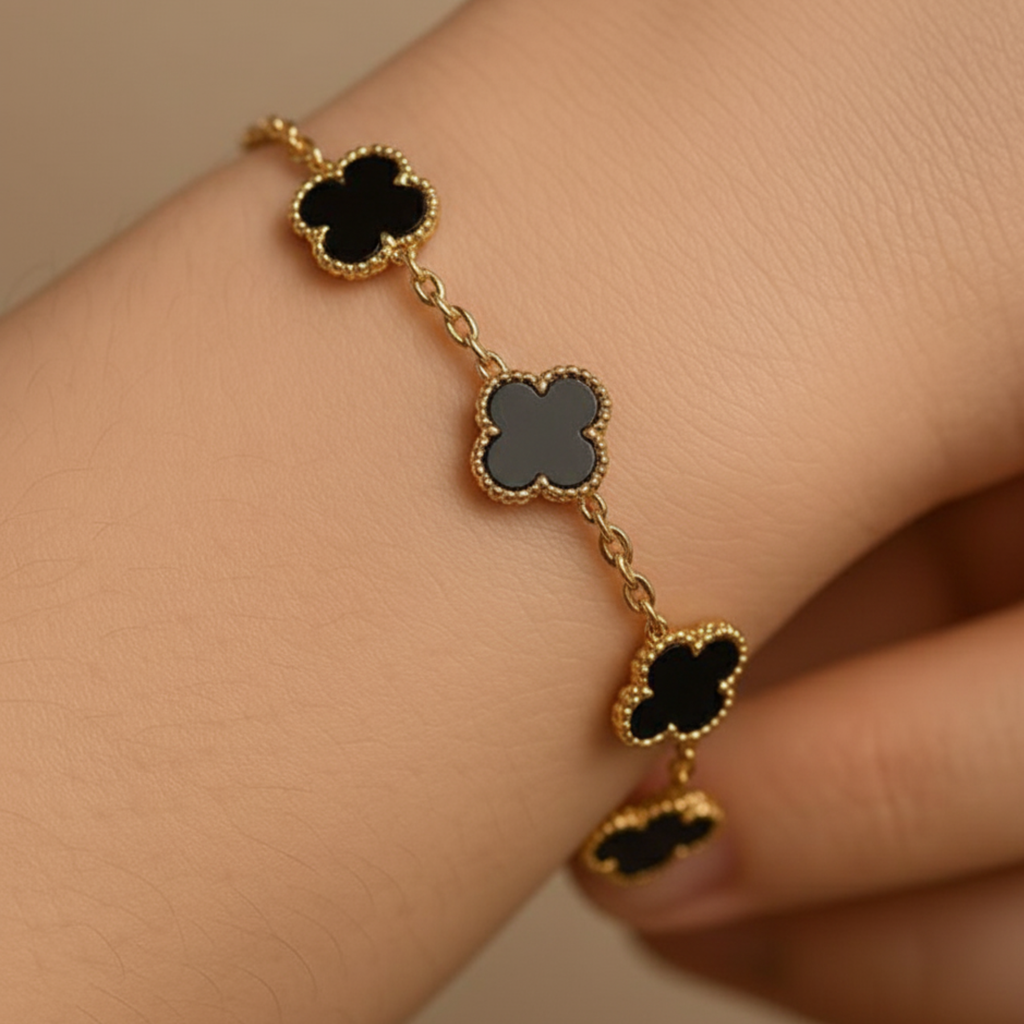 Pulseira Trevo Preto Dourado Aço Inox Antialérgica