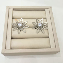 Brinco Lótus Vasado - Aço Inoxidável