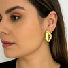 Brinco Orgânico Oval dourado semijoia