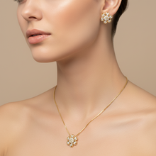 Conjunto colar e brinco flor cravejada com ponto de luz dourado