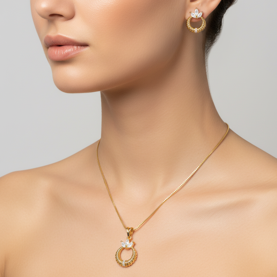 Conjunto colar e brinco arco com coroa cristal dourado semijoia