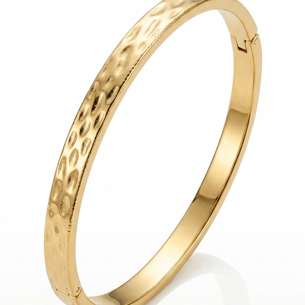 Bracelete liso texturizado dourado Semijoia