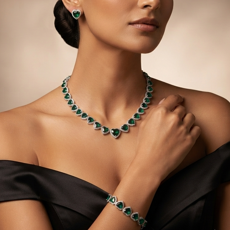 Conjunto colar pulseira e brinco cravejado verde folheado a prata