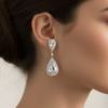 Brinco Dual Gota Cristal Folheado a Prata Design Refinado