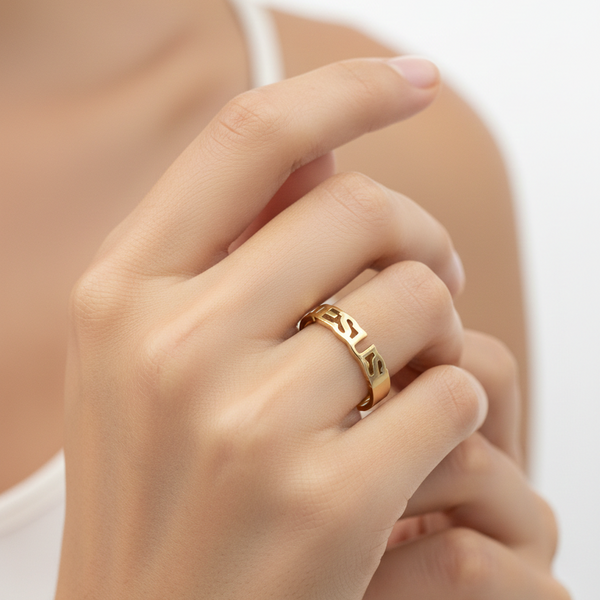 Anel com nome Jesus vazado dourado - Aço Inox