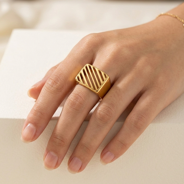 Anel Dedante orgânico feminino dourado - Semijoia