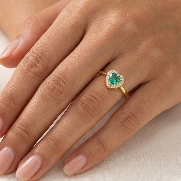 Anel Solitário coração Verde água cravejado Dourado - Semijoia