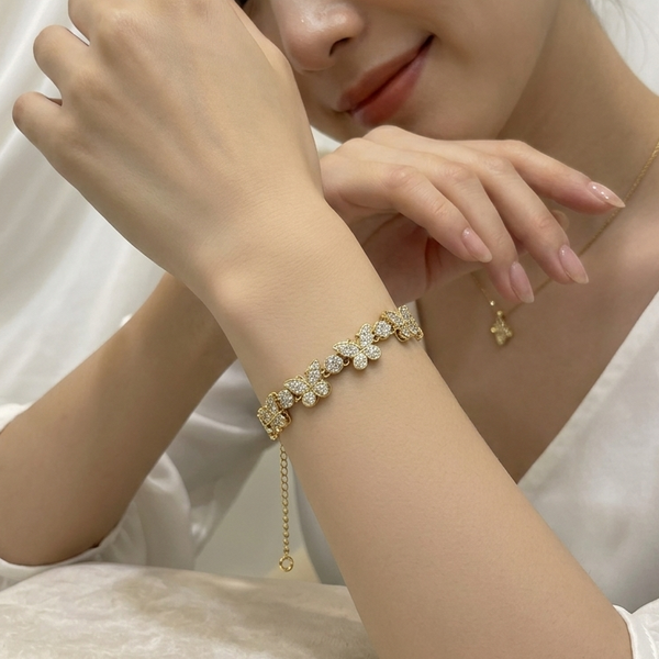 Pulseira Borboleta Ponto de Luz Cravejada Folheada 18k
