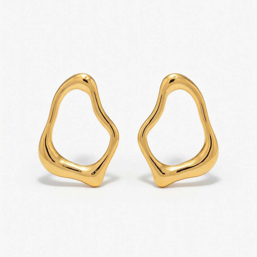 Brinco curvas orgânicas dourado - aço inoxidável