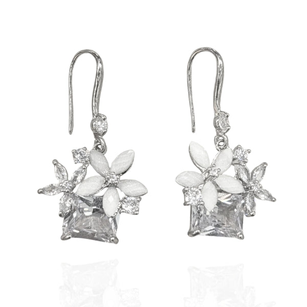 Brinco Flor Cravejada Prata Folheado