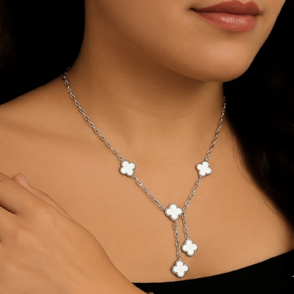 Colar Gravatinha Prata Trevo Madre Pérola Inox