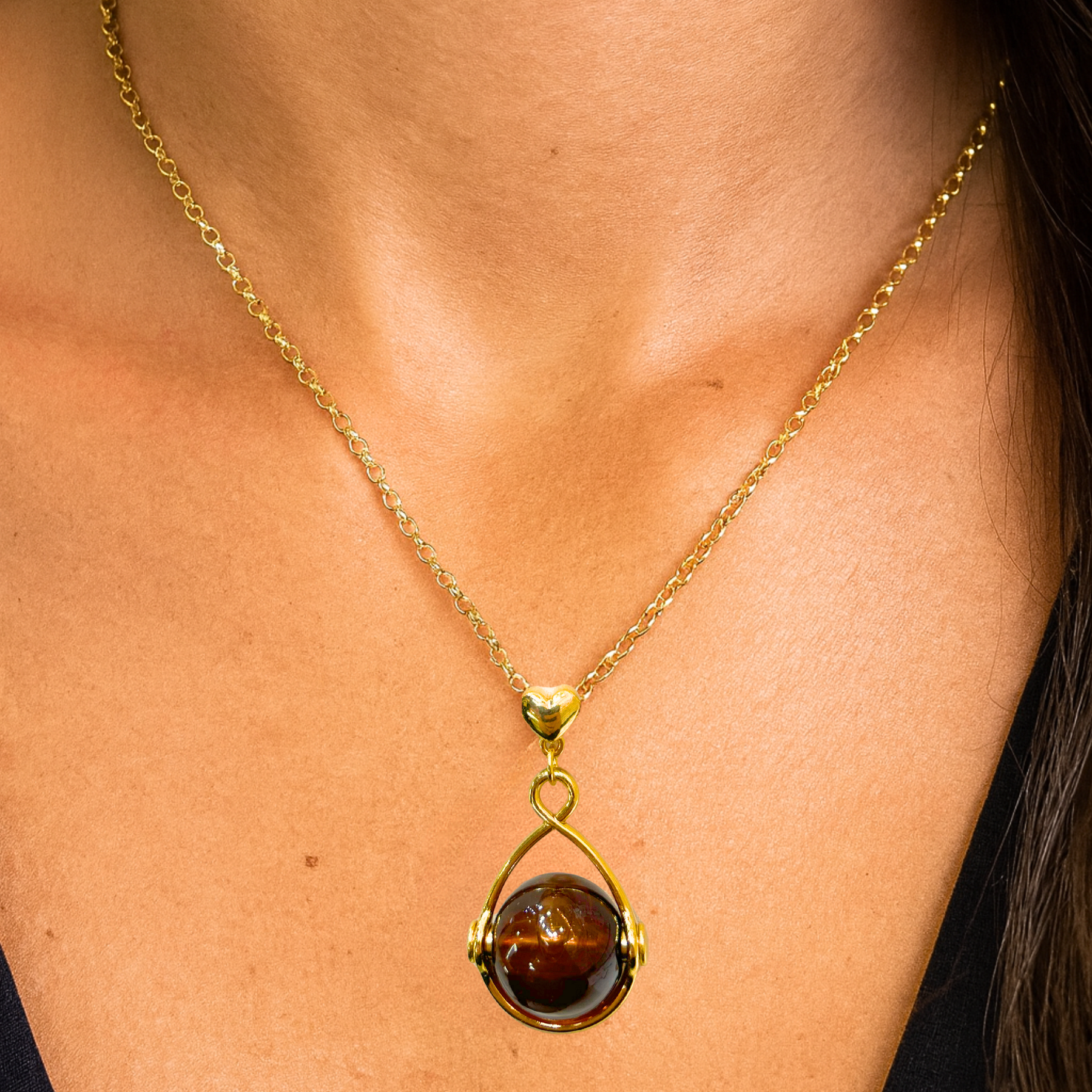 Colar Saturno dourado - Semijoia