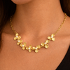 Colar Floral com Pérola Dourado semijoia