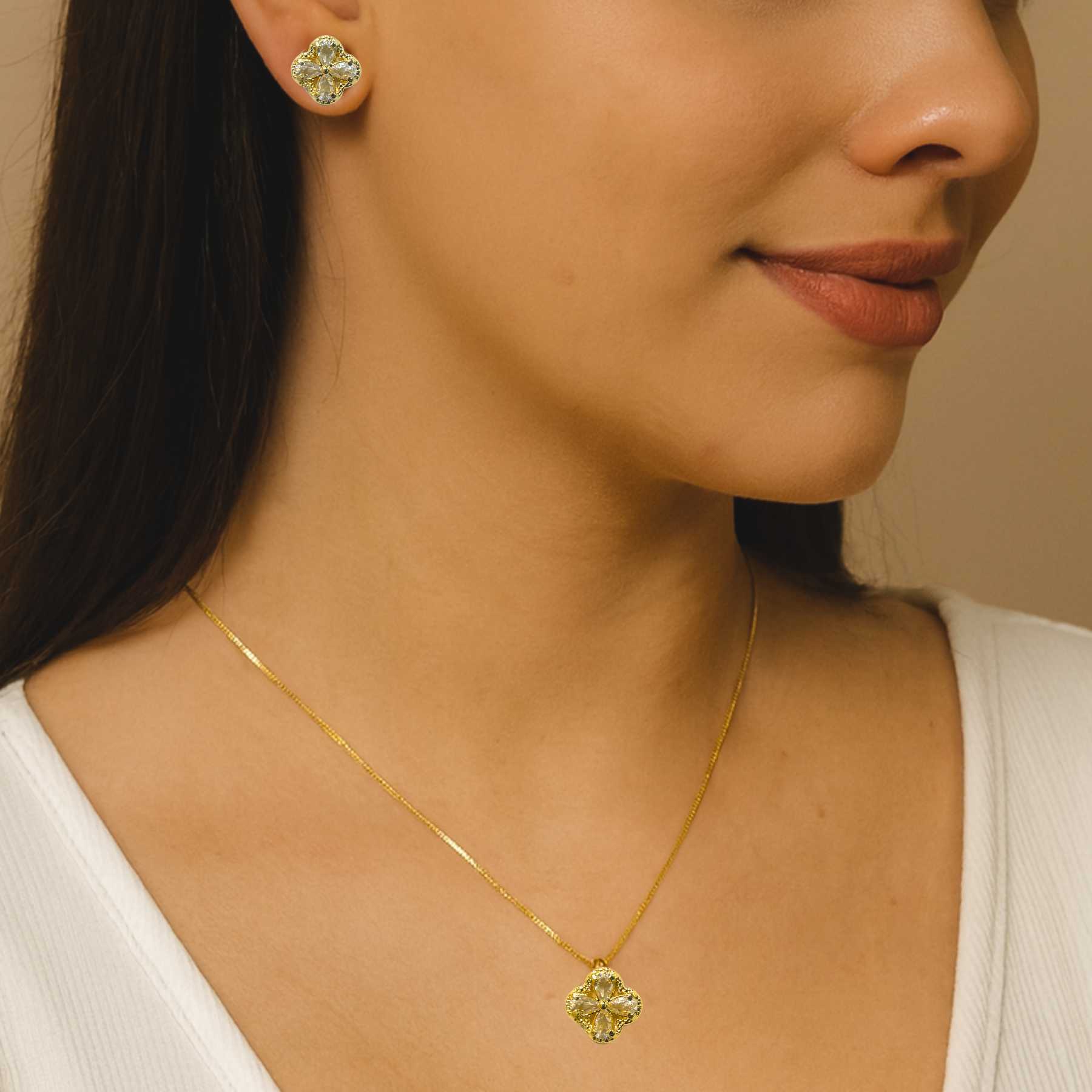 Conjunto Pingente trevo cristal dourado - Semijoia