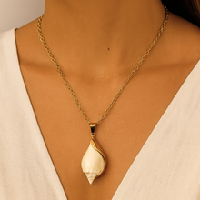 Colar Pingente Concha Off White Dourado - Semijoia