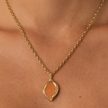 Colar Orgânico Pingente laranja madre pérola dourado - Semijoia