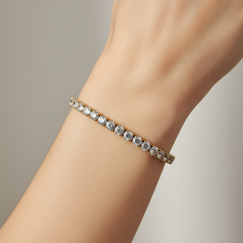 pulseira cravejada com zircônias quadradas dourada folheado a ouro 18k