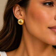Brinco Meia Esfera Dourado em Aço Inoxidável