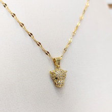 Colar Tigre Cravejado Dourado – Aço Inoxidável